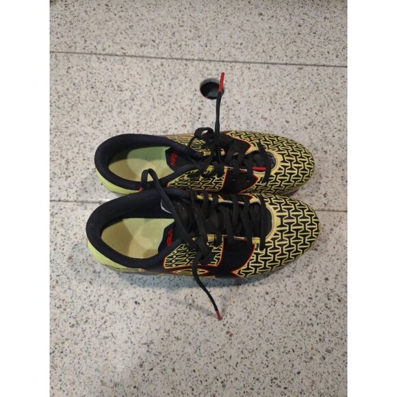 Under Armour Yellow Black Youth Kids Size 3 3Y Low Top Soccer Cleats Shoes - Picture 3 of 7
